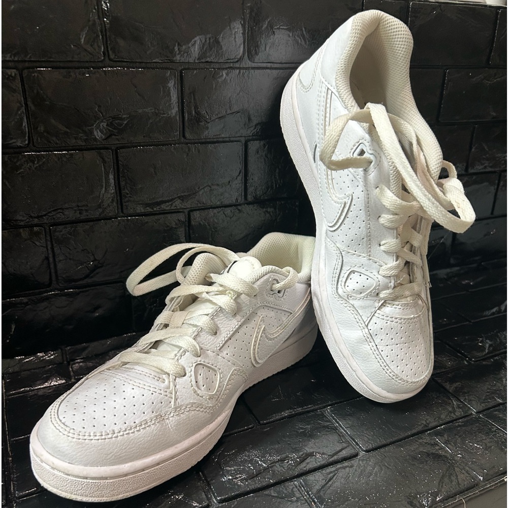 Nike Airforce one low tops kids 5.5+womens 8 EUC